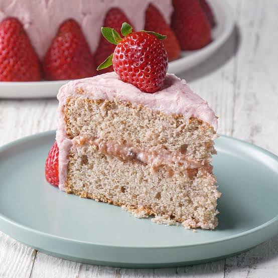 STRAW BERRY  CAKE - 1 Piece