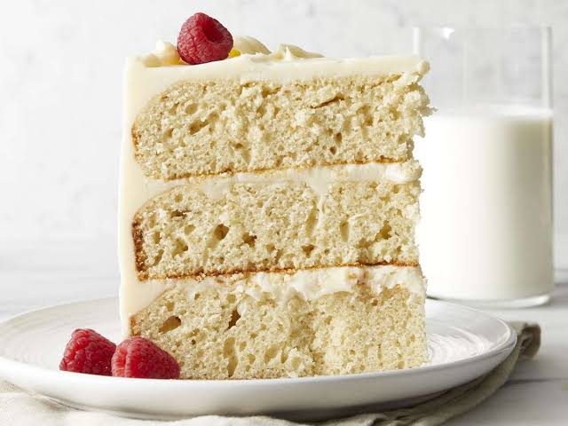 VANILLA CAKE - 1 Piece